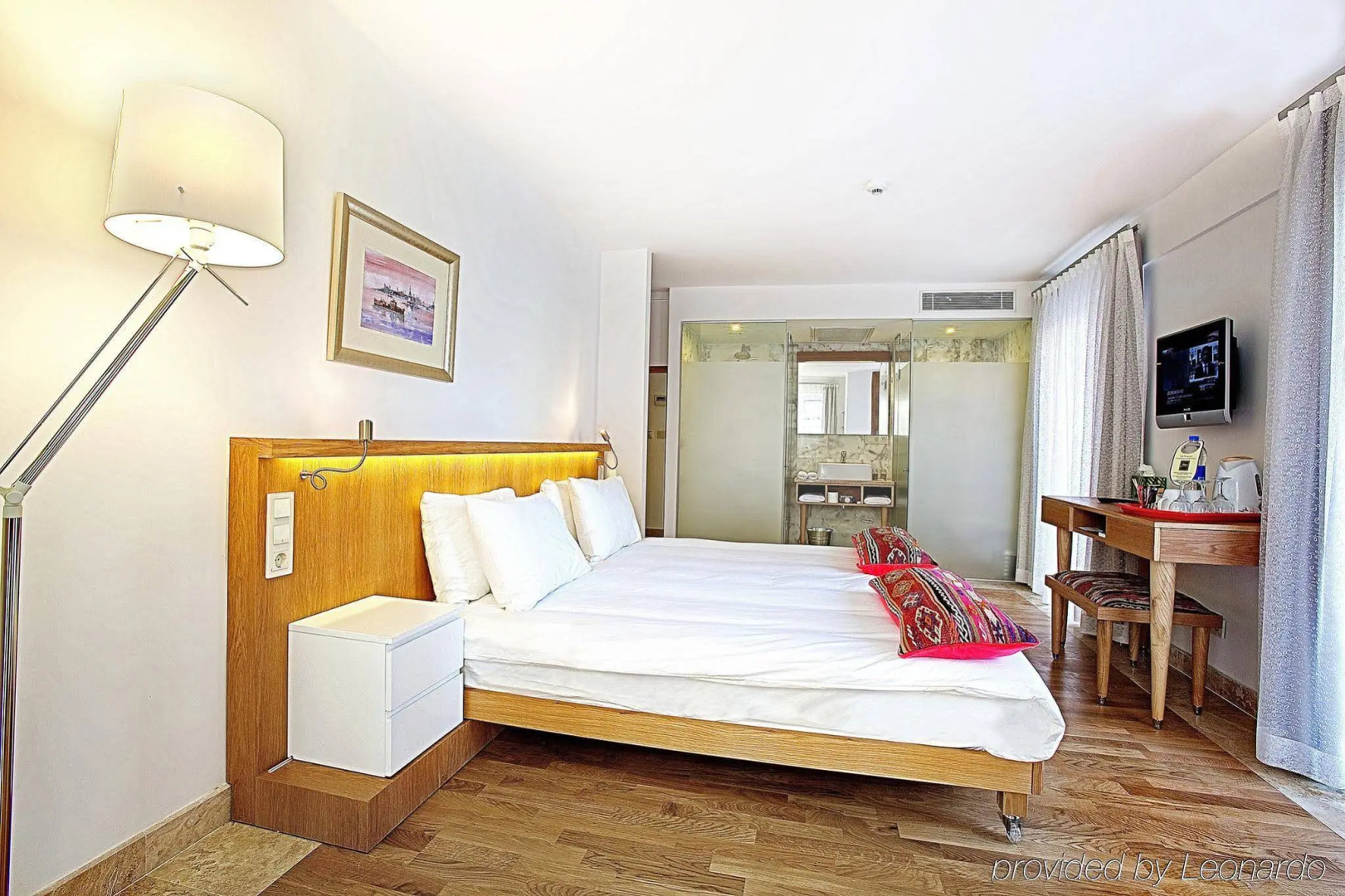 Photo - Neda Hotel