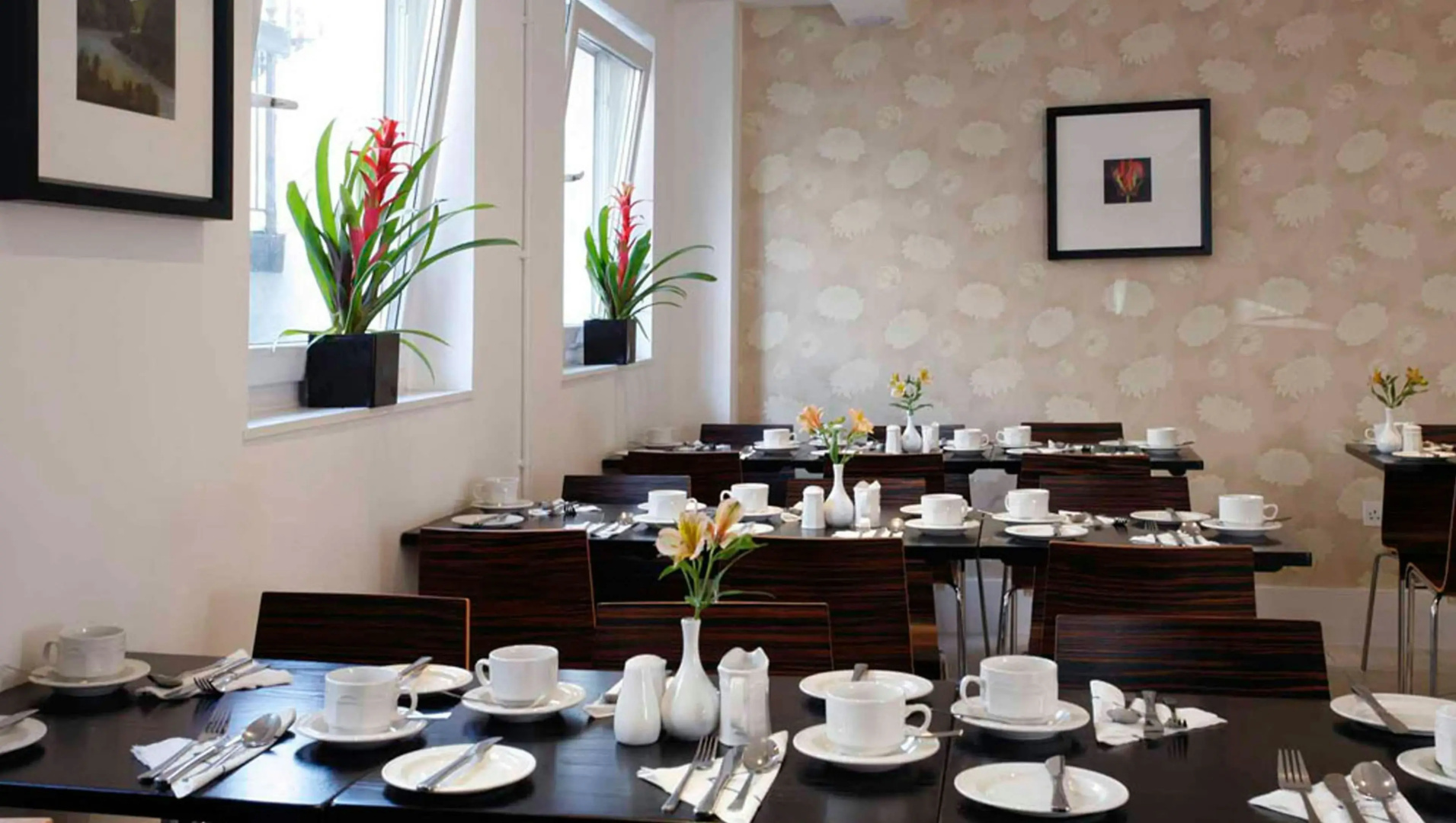 Photo - Kensington Court Hotel