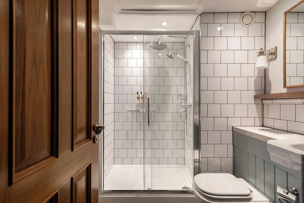 Photo - The Drayton Court Hotel