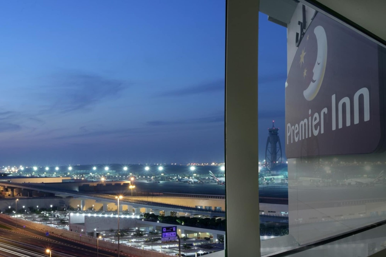 Foto - Premier Inn Dubai International Airport - An Emirates Group Company