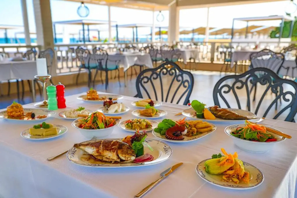 Photo - Crystal Centro Pearl Collection - Ultimate All Inclusive