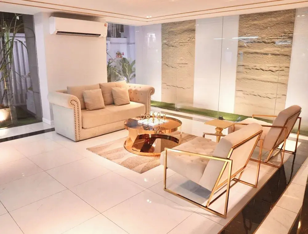 Foto - ICON NARINDRA SUITES HOTEL Sukhumvit Bangkok Thailand 50sqm to 90sqm Rooms & FREE Minibar