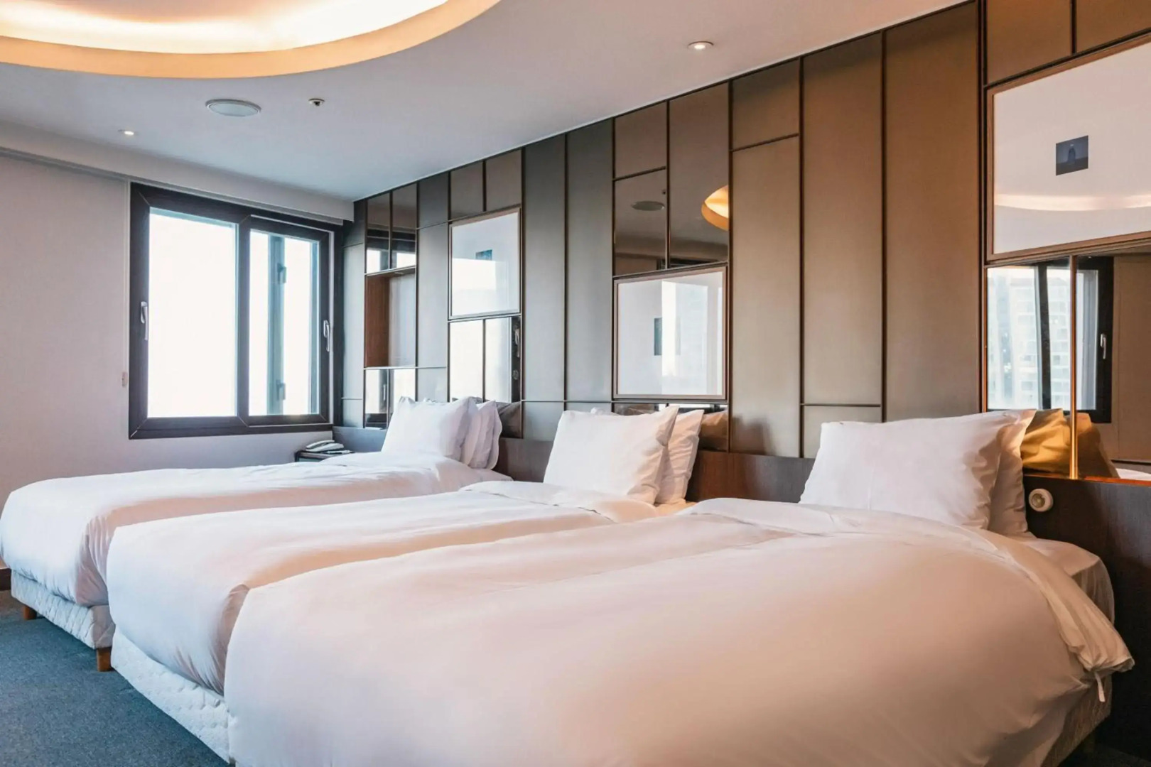 Photo - The Riverside Hotel