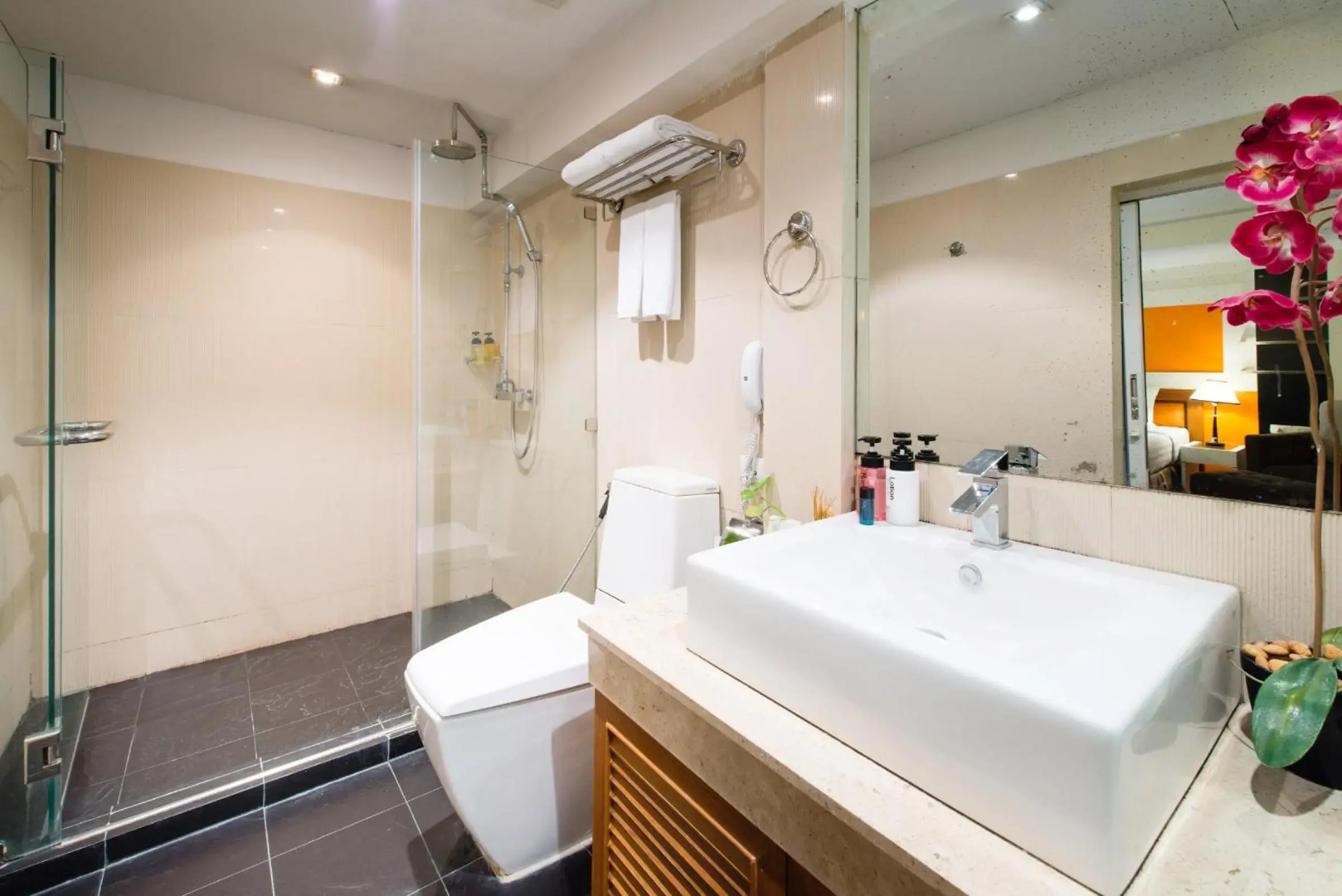 Photo - The Key Bangkok Hotel