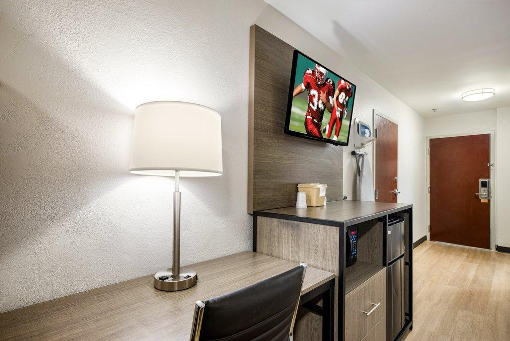 Photo - Red Roof Inn PLUS+ & Suites Savannah - I-95