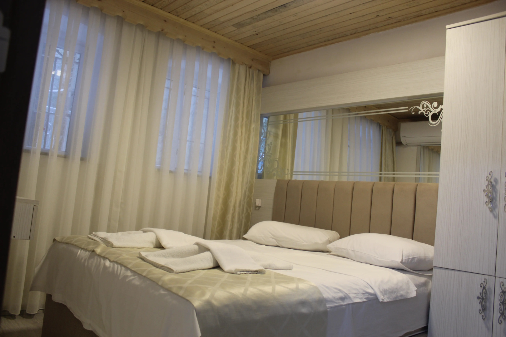 Photo - Megaron Hotel