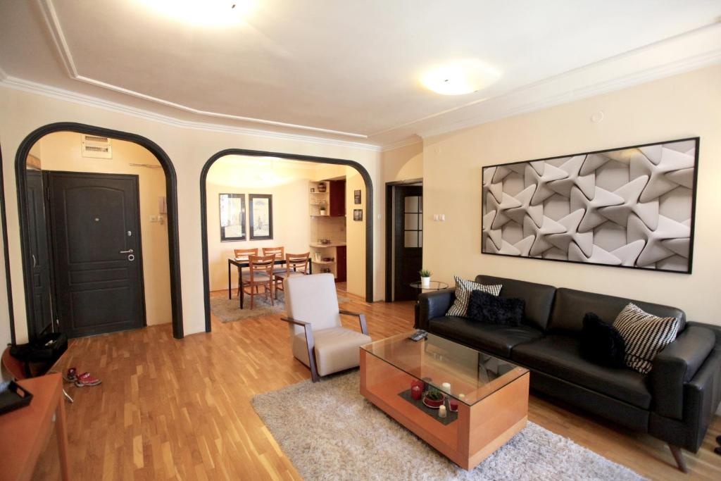 Tina Apartments