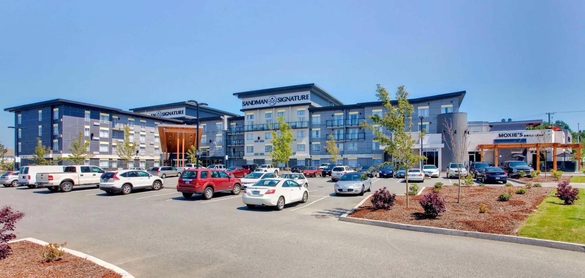 Photo - Sandman Signature Langley Hotel