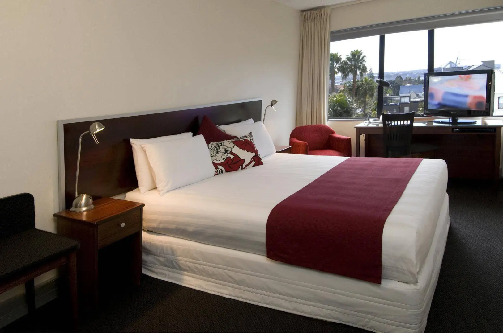 Photo - The Parnell Hotel & Conference Centre