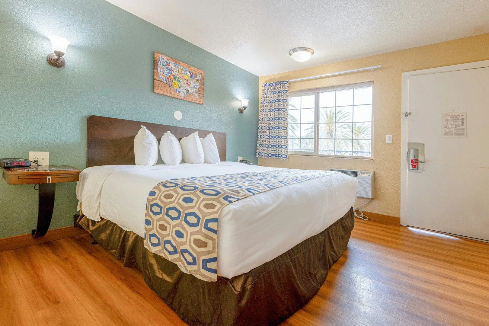 Photo - Hotel Avenida - Oceanside Camp Pendleton
