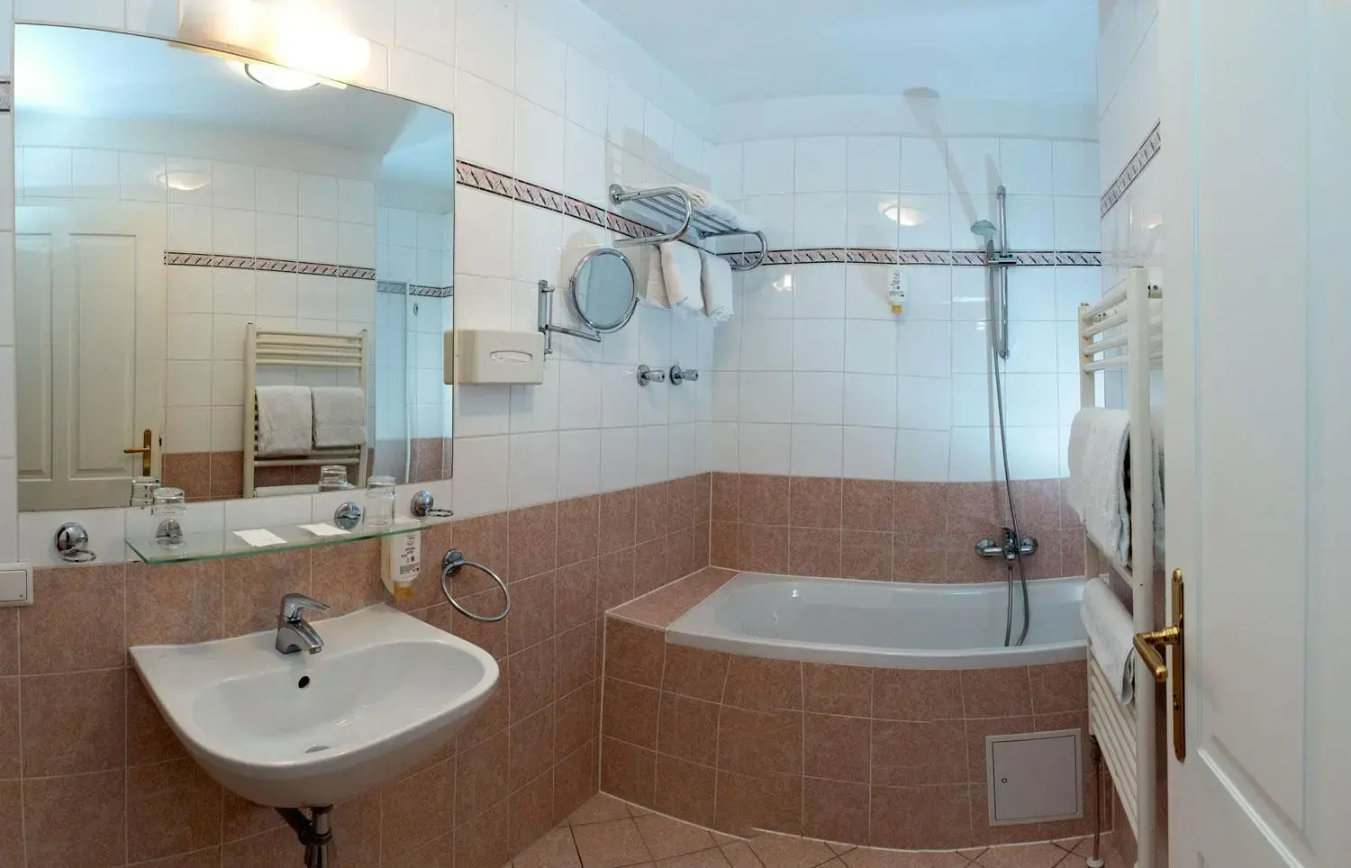 Photo - SUITE HOTEL 900m ZUR OPER