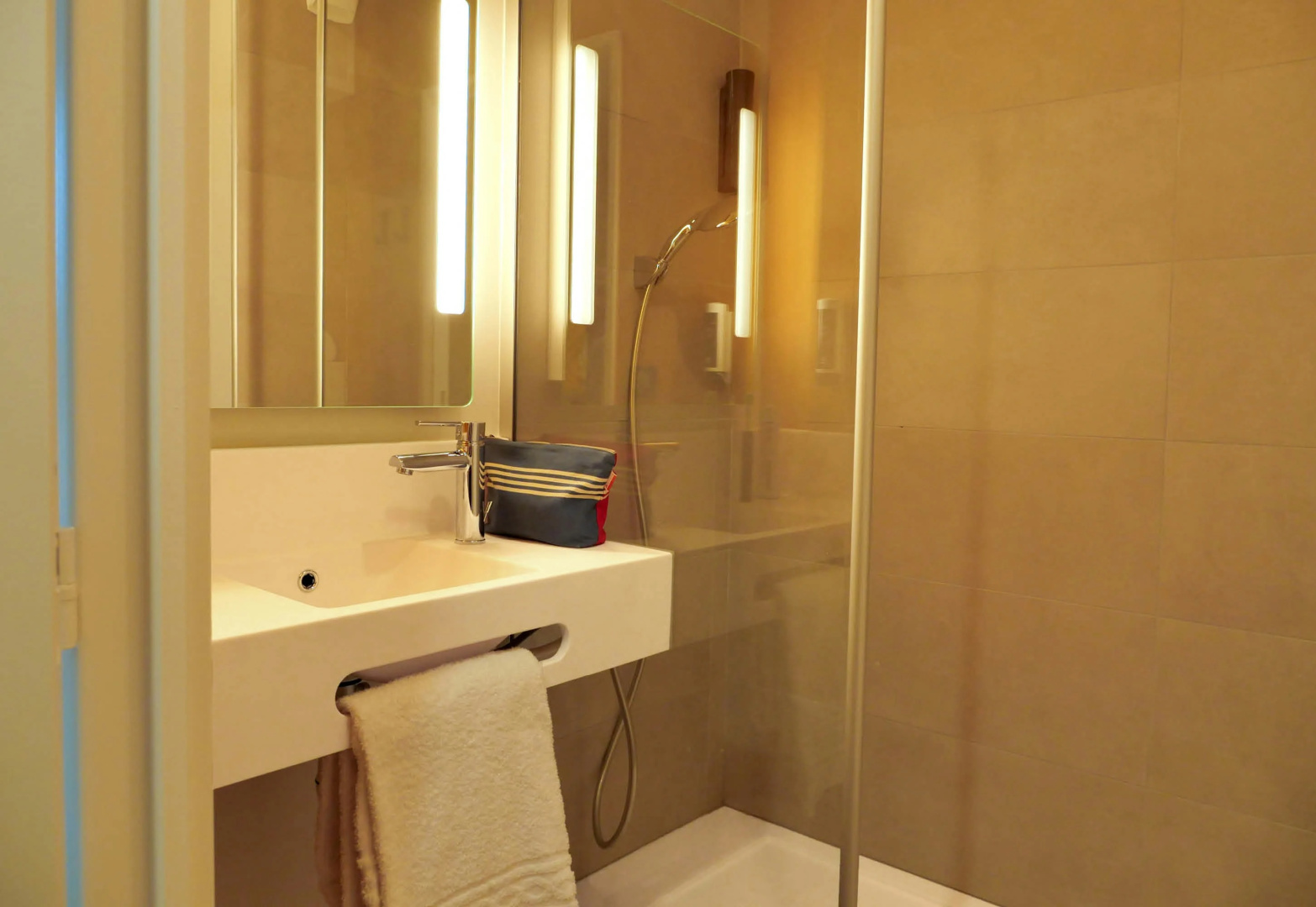 Foto - BB HOTEL Carcassonne Rocadest La Cite