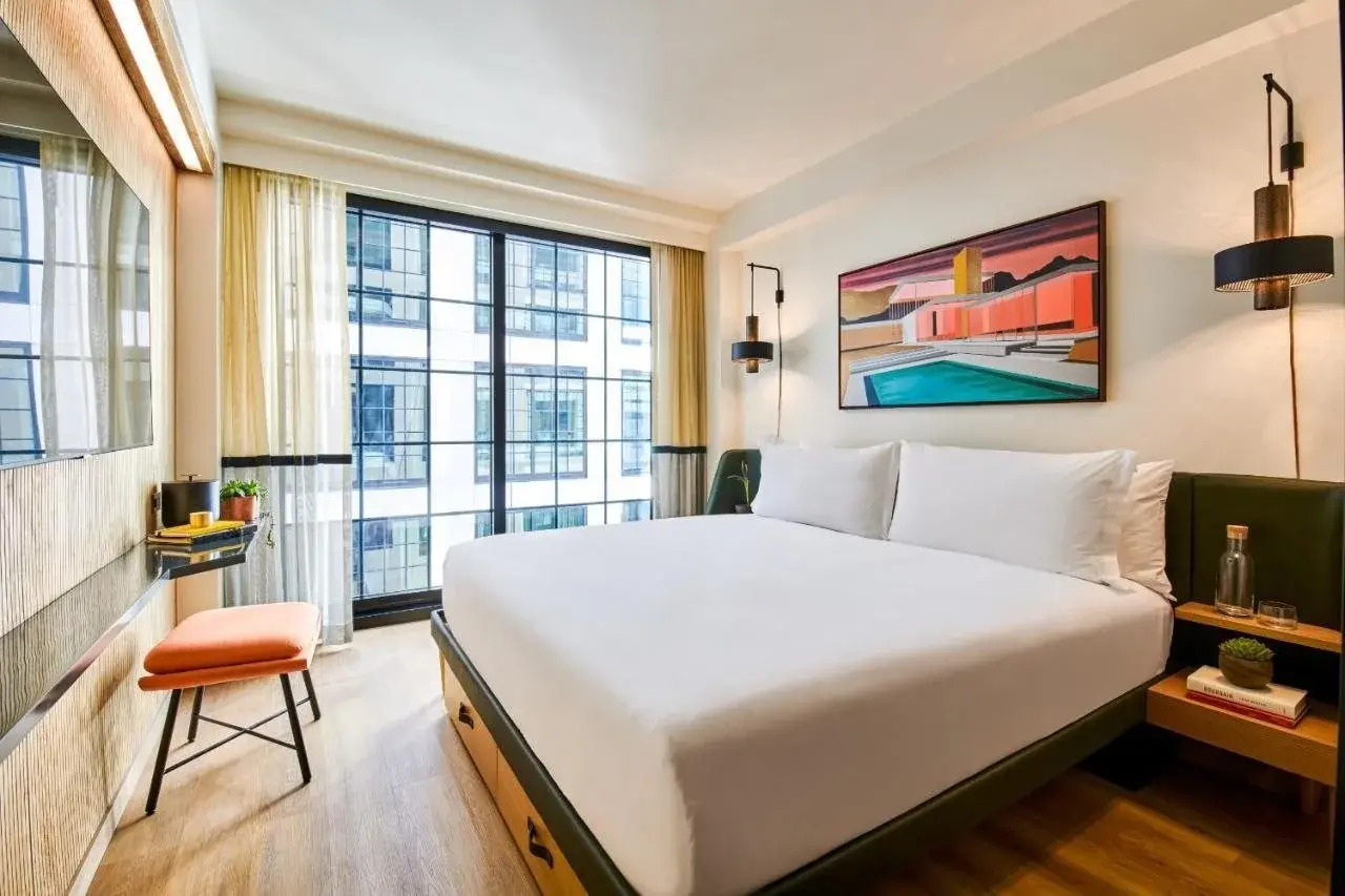 Photo - HOLLYWOOD VOLUME, a Tribute Portfolio Hotel