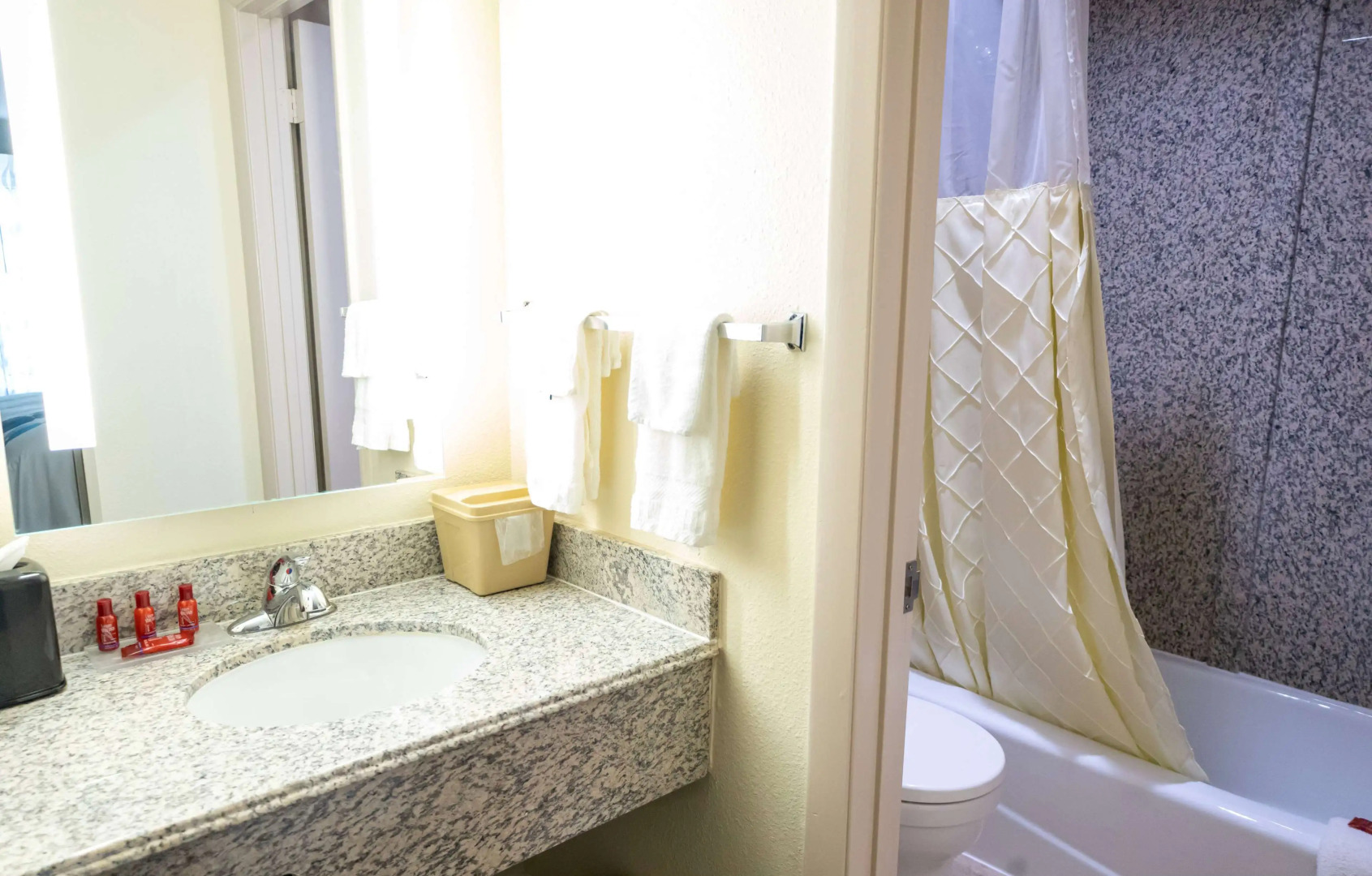 Photo - Baymont by Wyndham College Park Atlanta Airport South