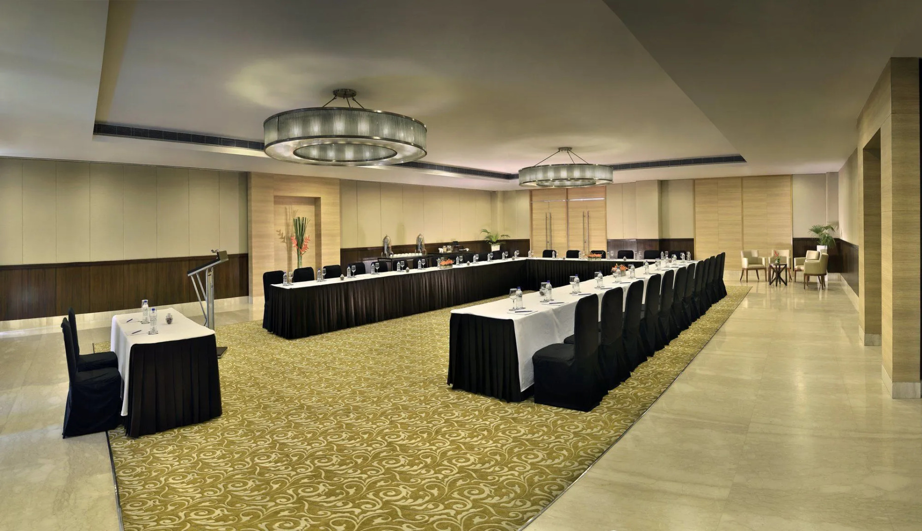 Foto - Four Points by Sheraton New Delhi, Airport Highway