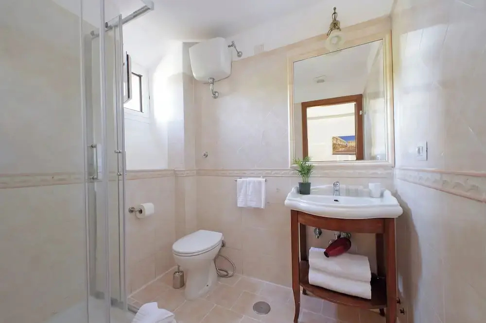 Photo - Romulus Rooms by Hostand