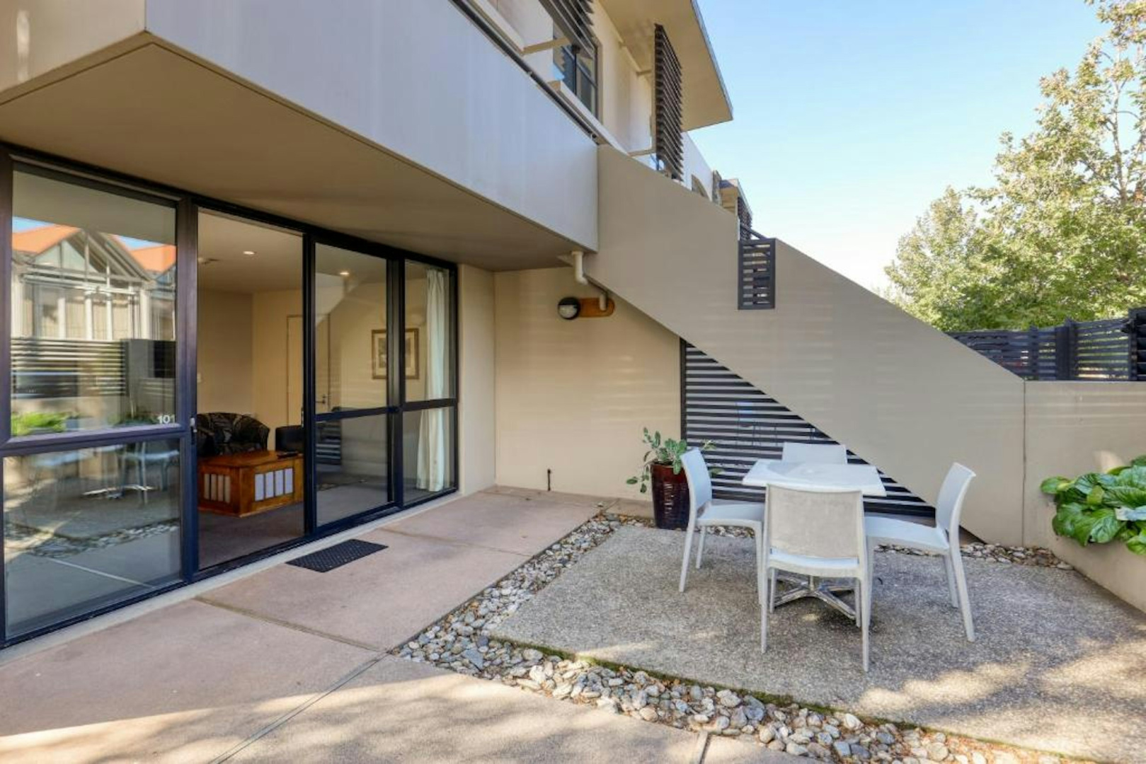 Photo - Garden Court Suites And Apartments