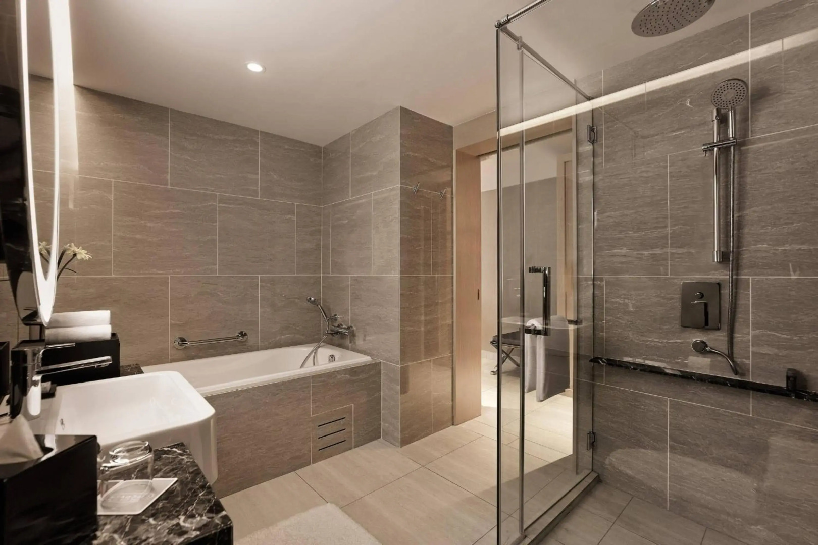 Photo - Renaissance Kuala Lumpur Hotel & Convention Centre