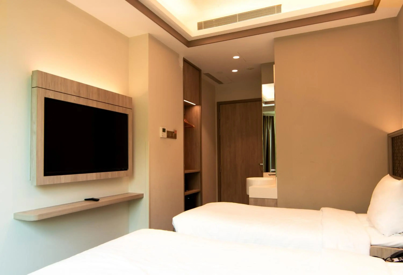 Photo - Aqueen Prestige Hotel Jalan Besar