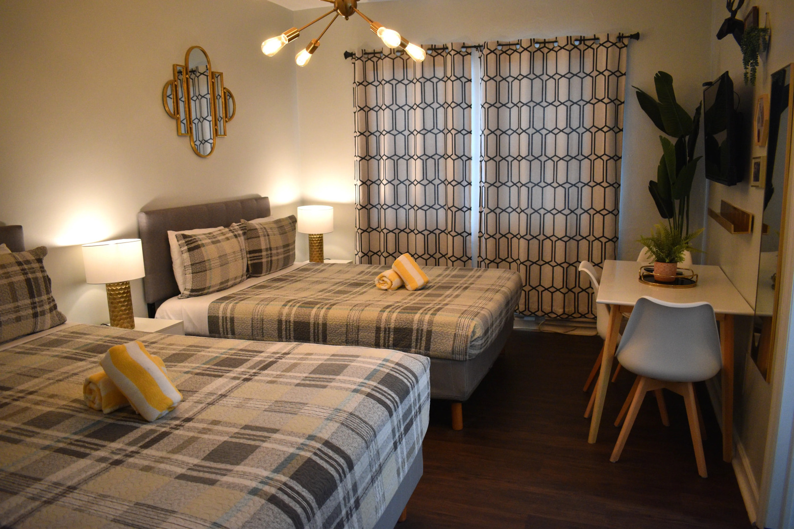 Photo - Nine20 Collins Apartments by Lowkl