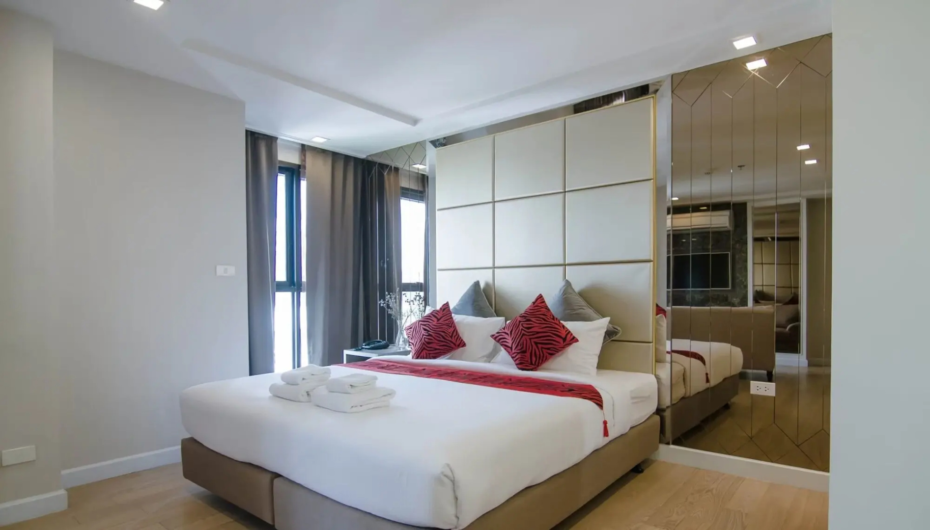 Photo - Hope Land Hotel Sukhumvit 8