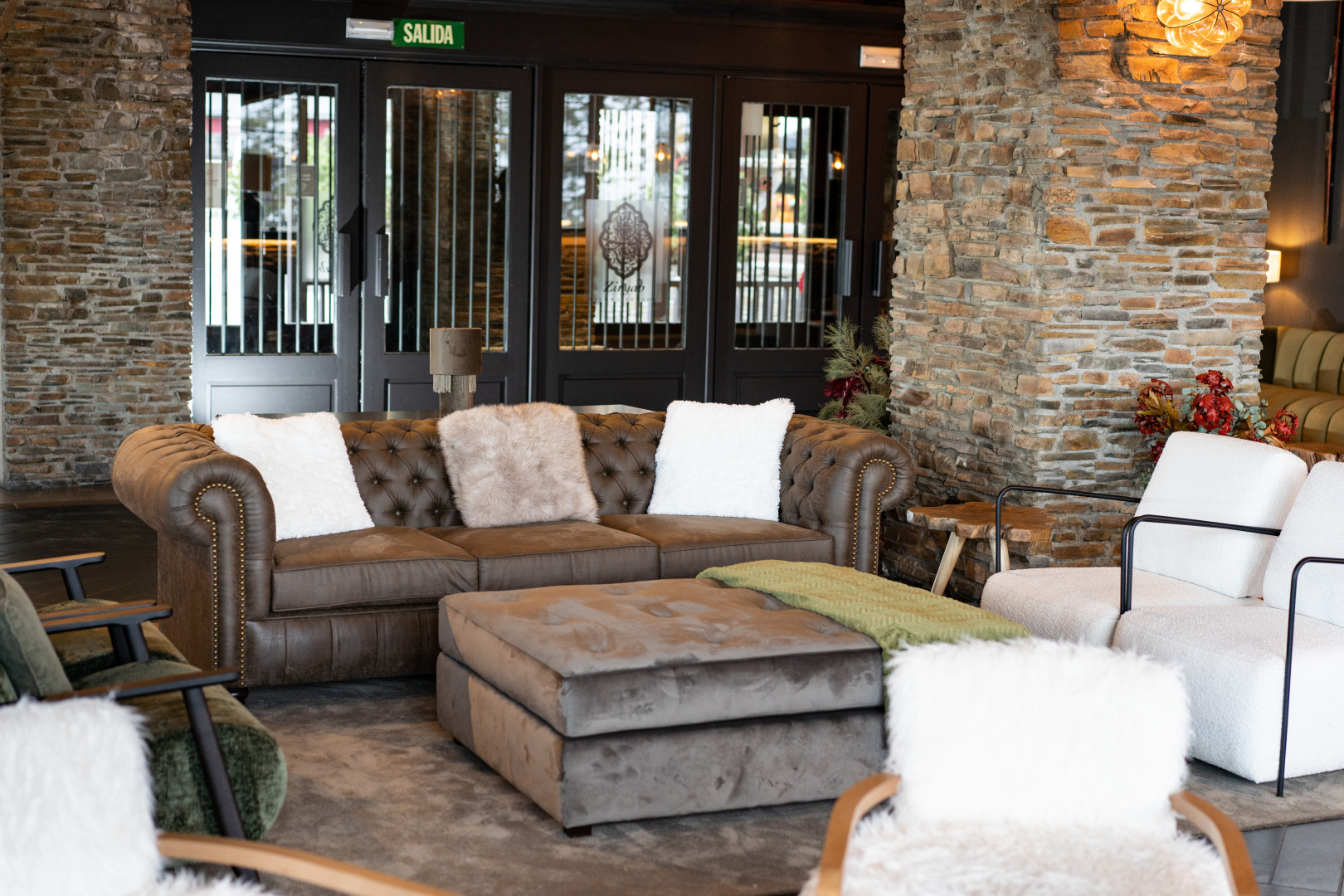 Photo - The Mountains Hotel
