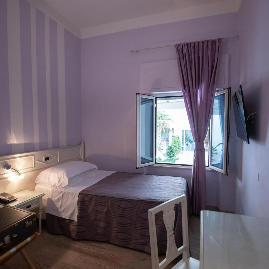 Photo - Hotel London
