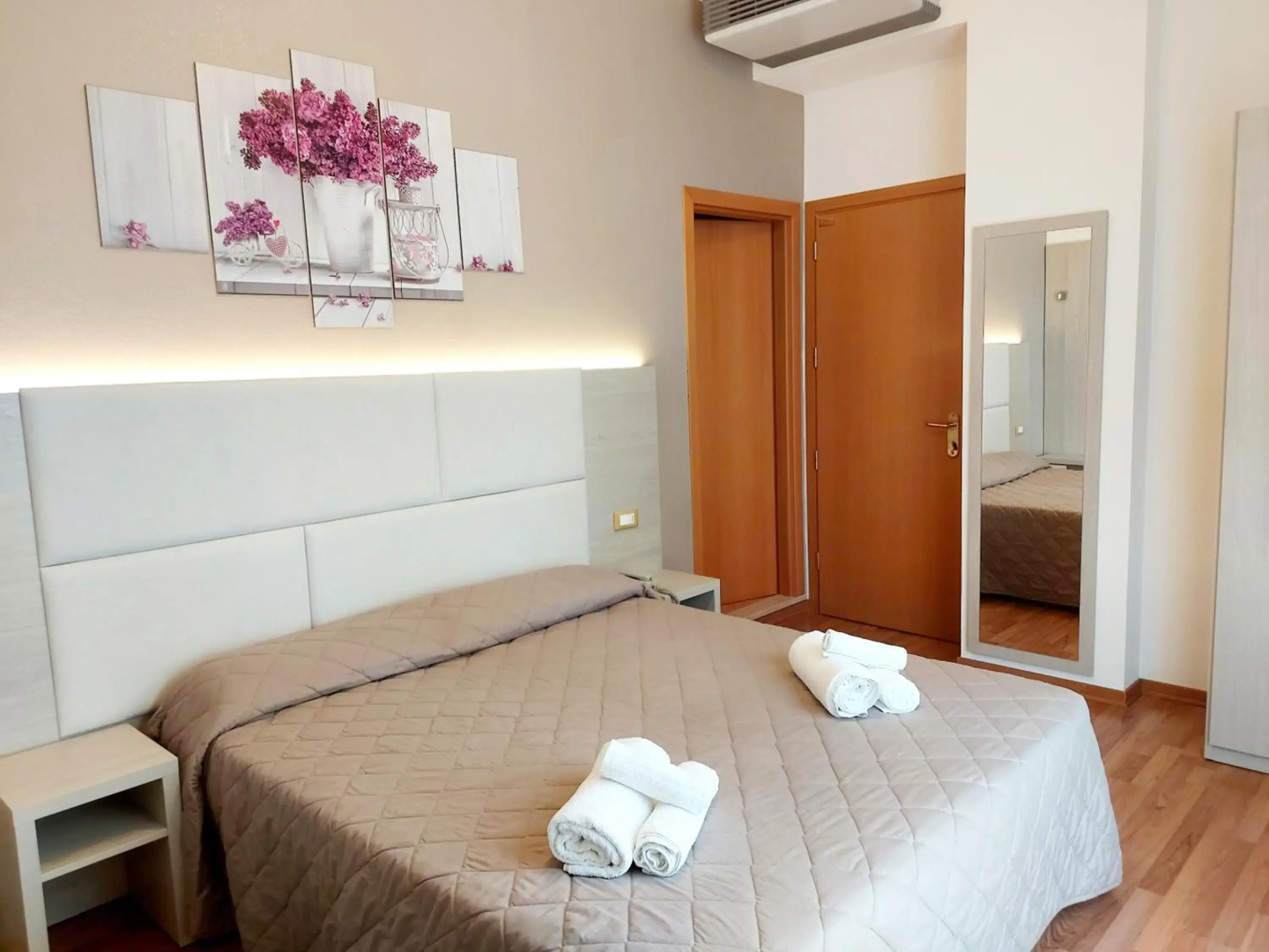 Photo - Hotel Monica