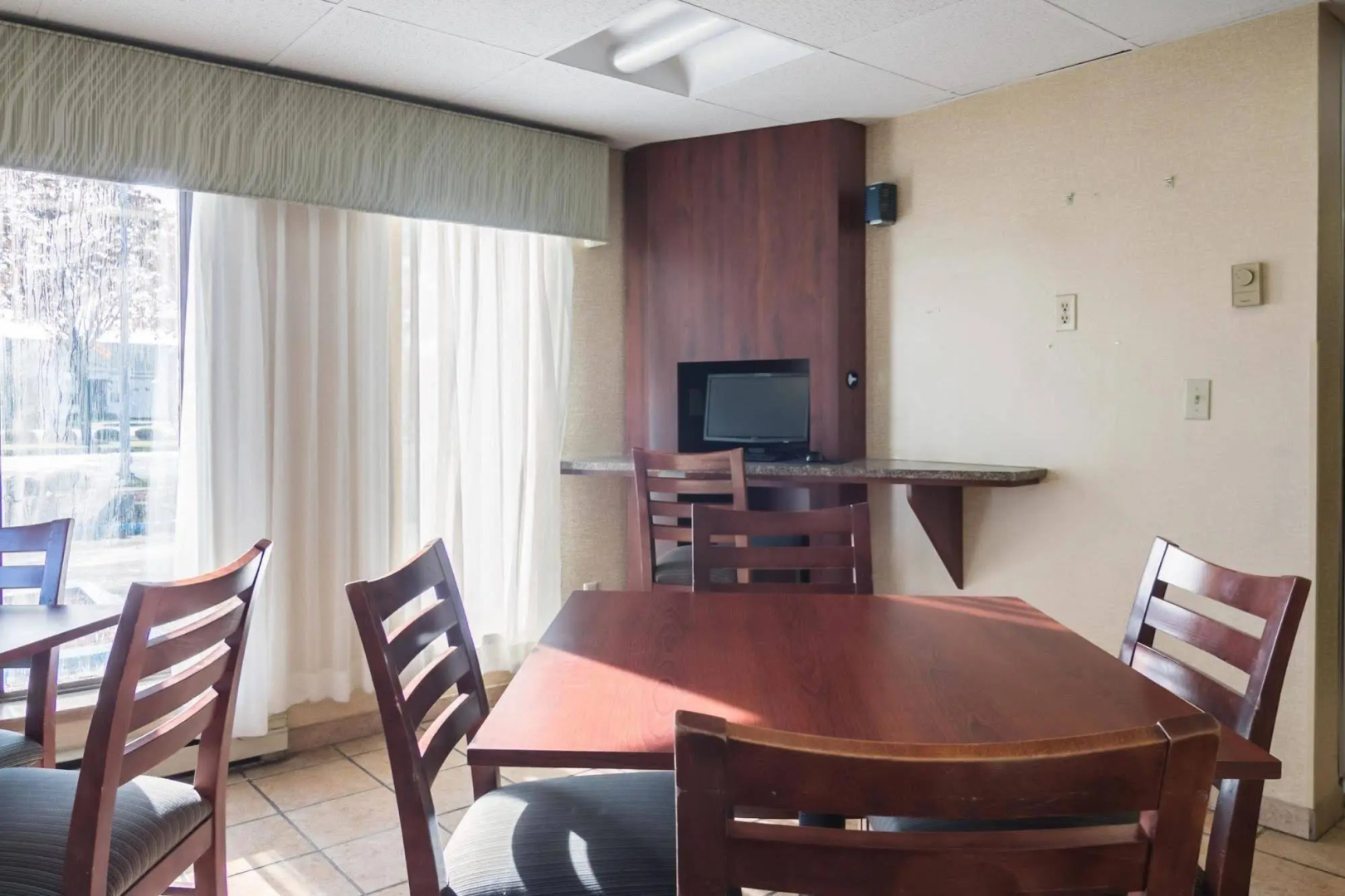 Photo - Motel 6-Madison, WI - East