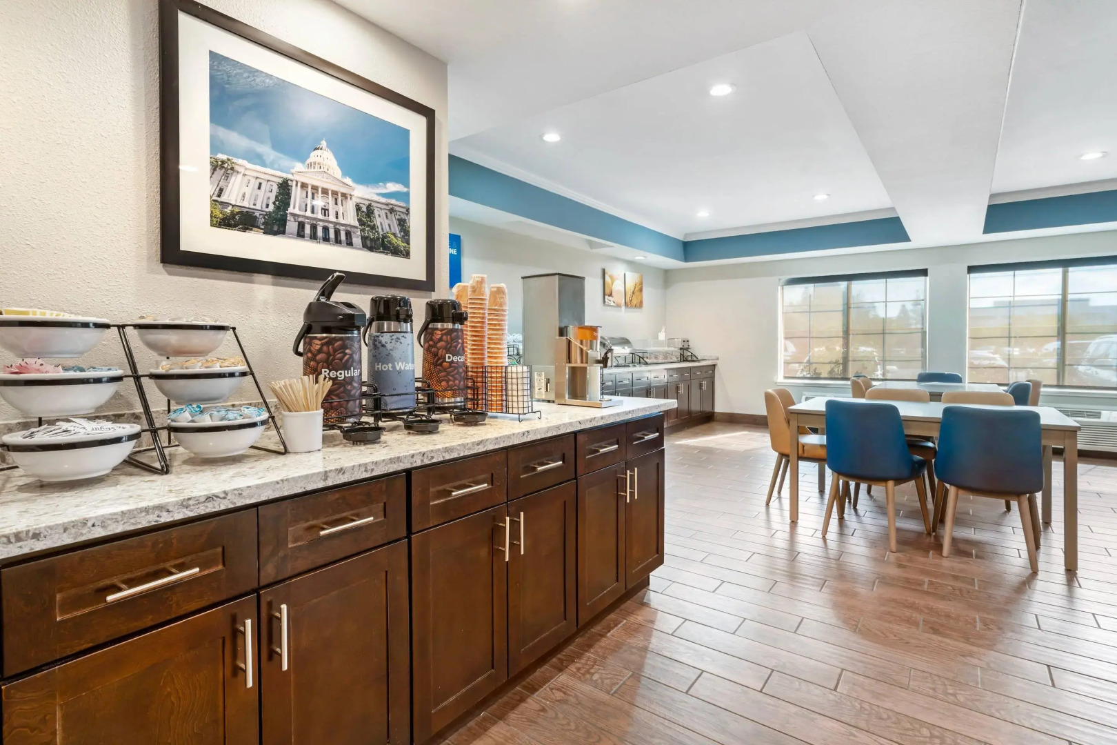 Photo - Comfort Inn & Suites Sacramento - University Area