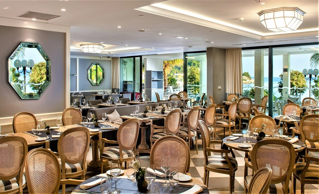 Photo - Royal Princess Hotel