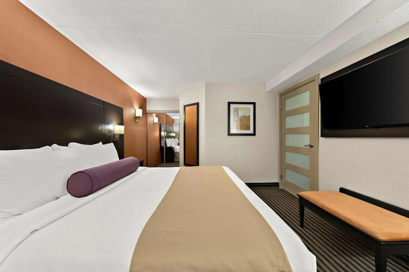Foto - Best Western Plus Toronto North York Hotel & Suites