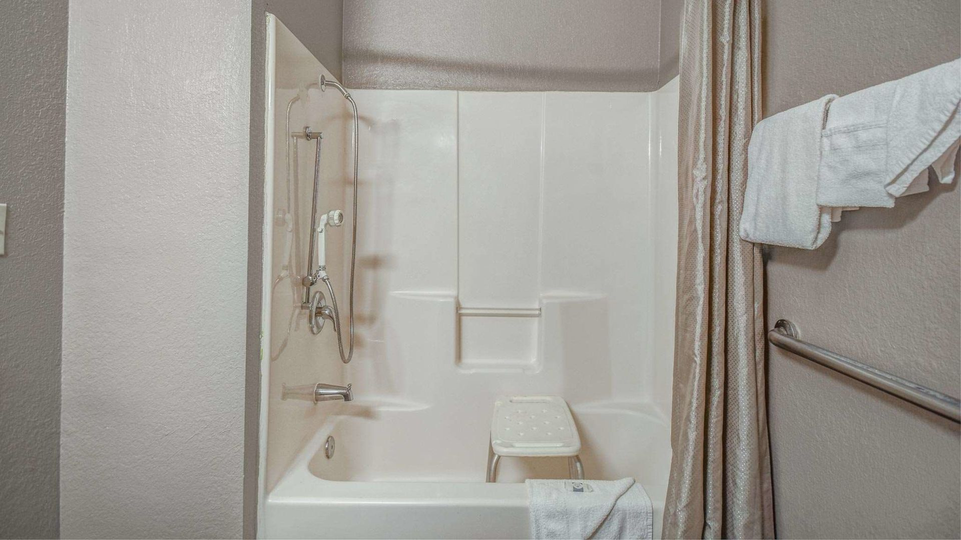 Photo - Motel 6 Humble, TX - Houston International Airport