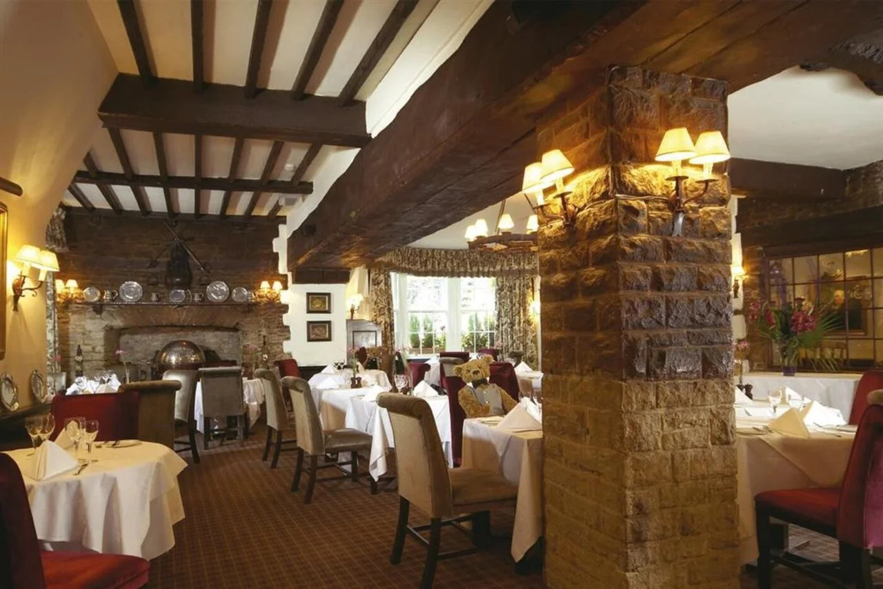 Photo - Macdonald Bear Hotel