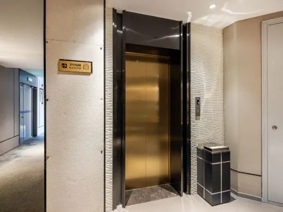 Homeinn Selected Hotel (Jiayuguan Highway Entrance Donghu Scenic Area)