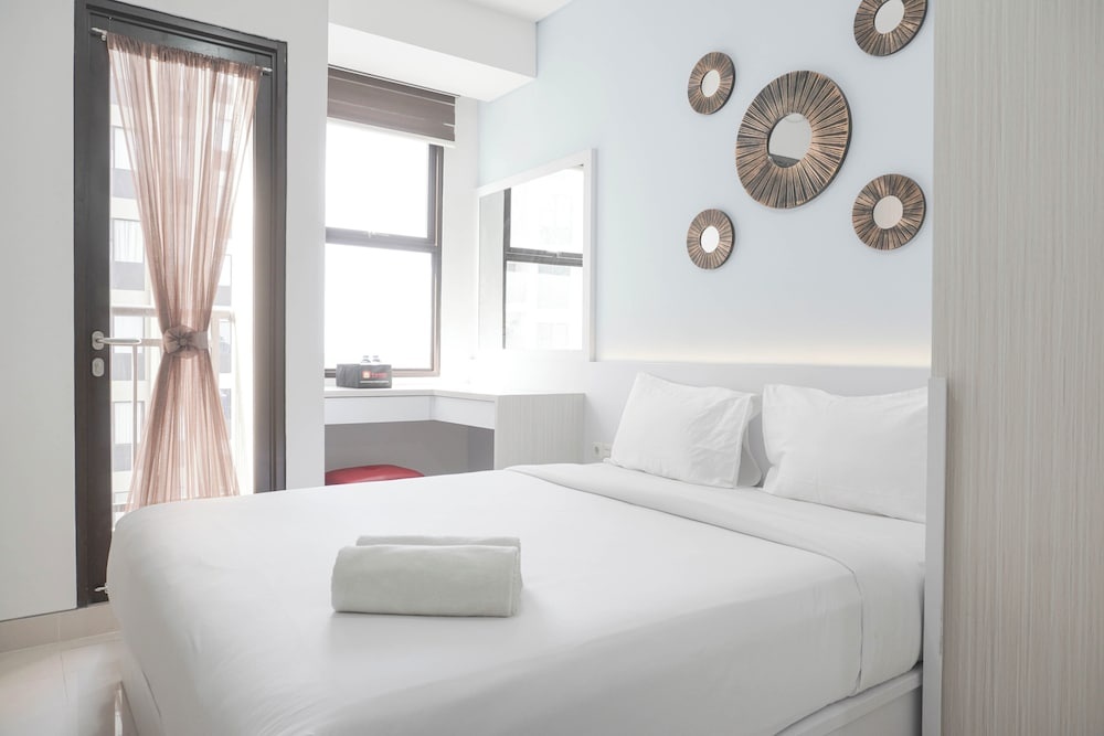 Nice And Elegant Studio At Transpark Cibubur Apartment