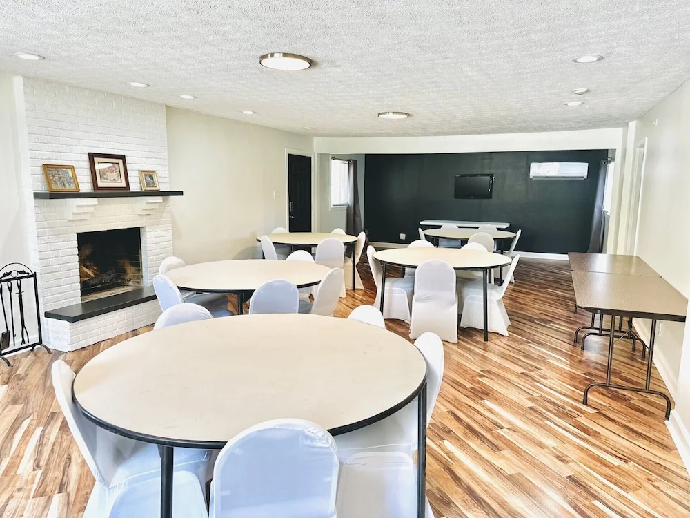 Foto - Speedway Legacy Inn
