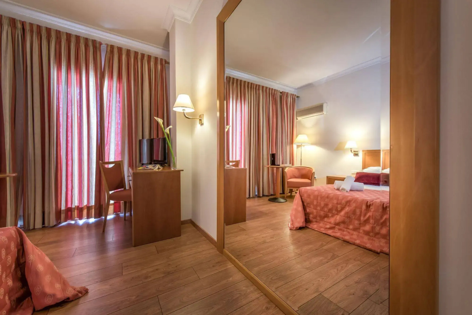 Photo - Strada Marina Hotel