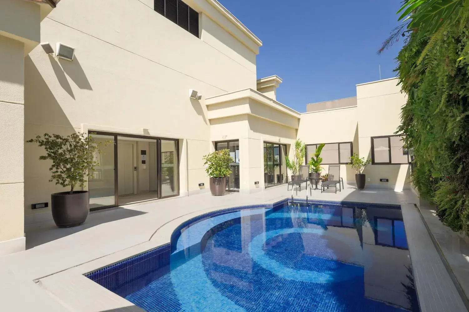 Foto - George V Casa Branca