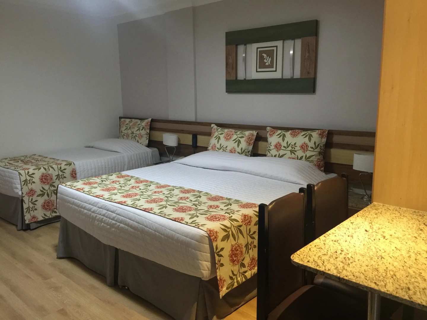 Photo - Laguna Plaza Hotel