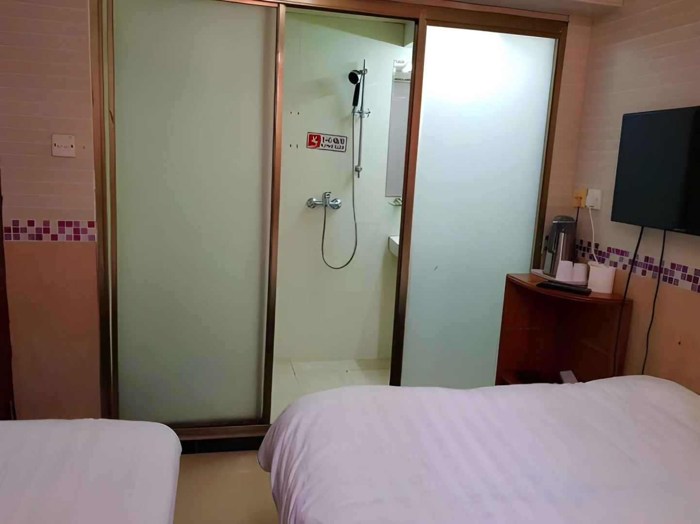 Photo - Hong Kong Astronaut's Hotel