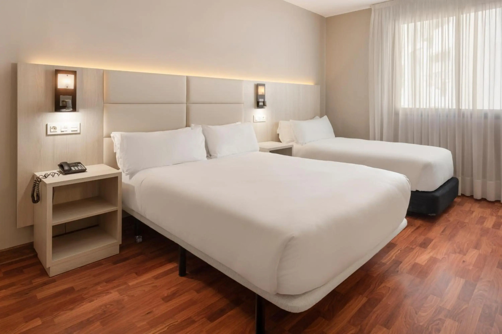 Photo - B&B HOTEL Zaragoza Royal