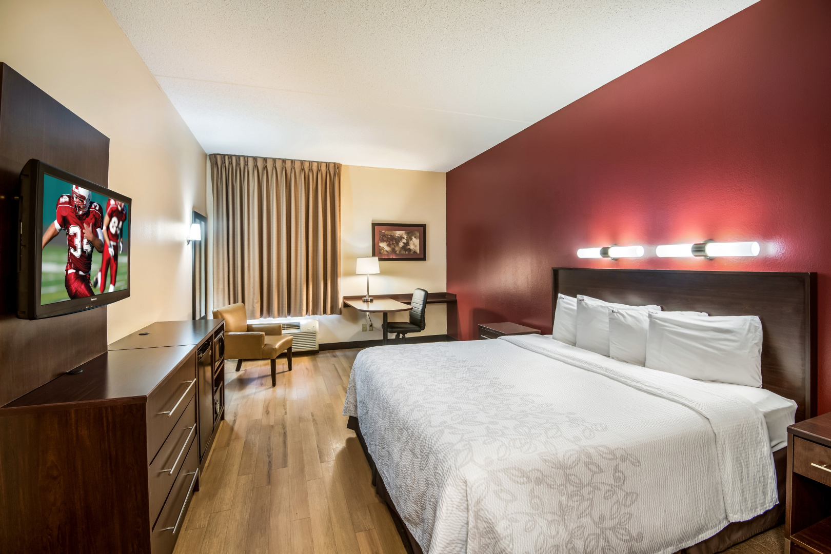 Photo - Red Roof Inn PLUS+ Phoenix West