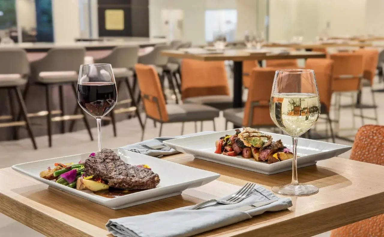 Photo - Crowne Plaza Orlando - Lake Buena Vista by IHG