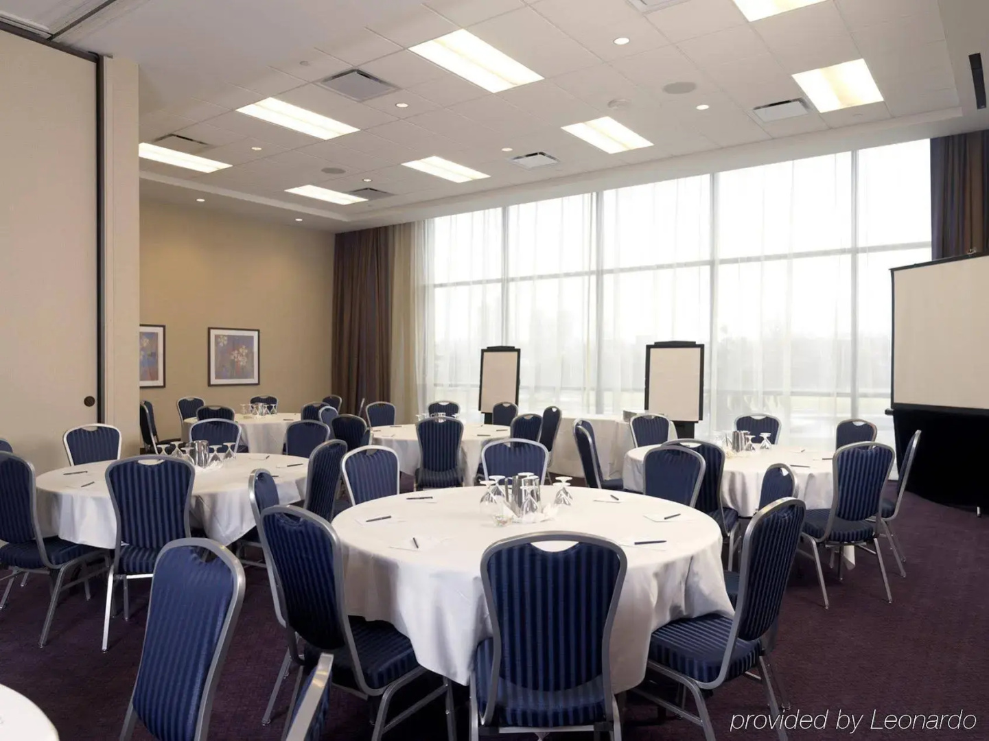 Foto - Delta Hotels by Marriott Burnaby Conference Centre