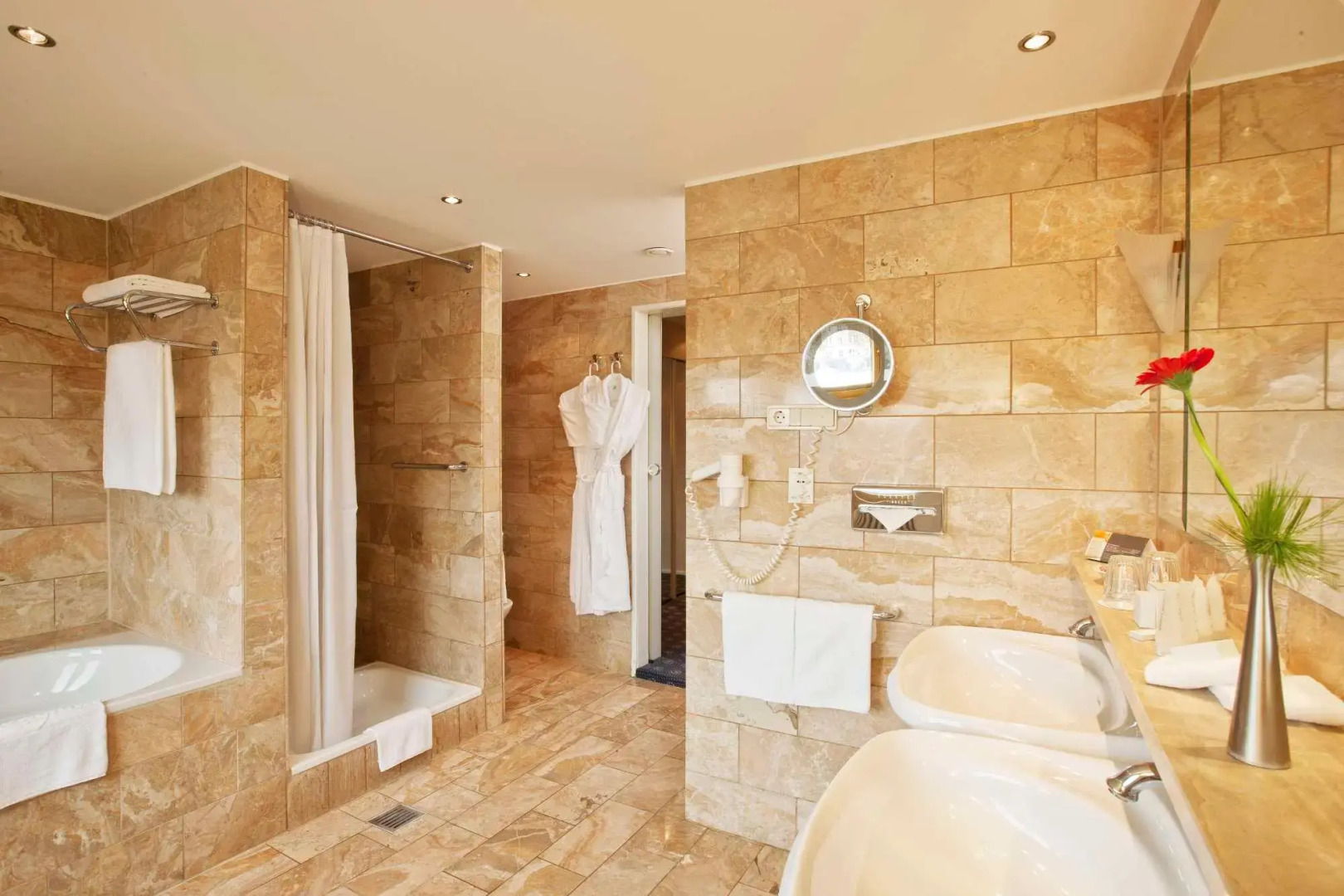 Photo - Hotel Bristol Berlin