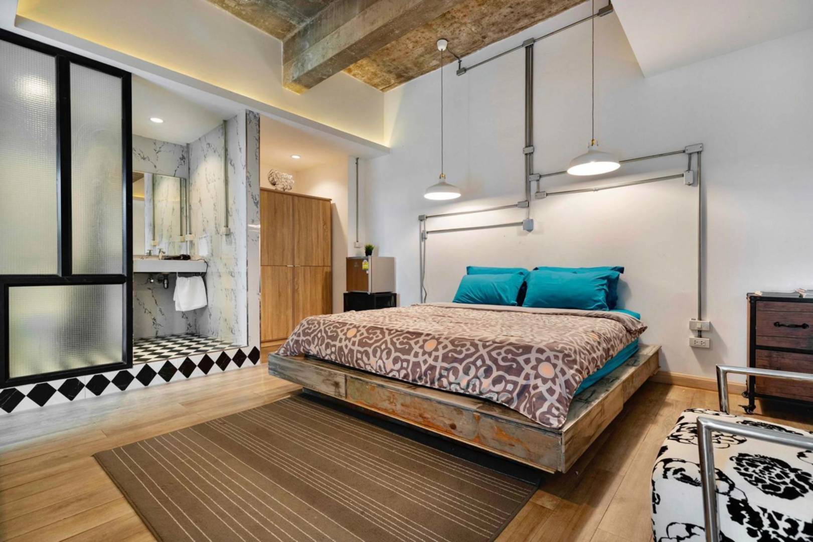 Photo - Blu Cabin Ari Stylish Poshtel