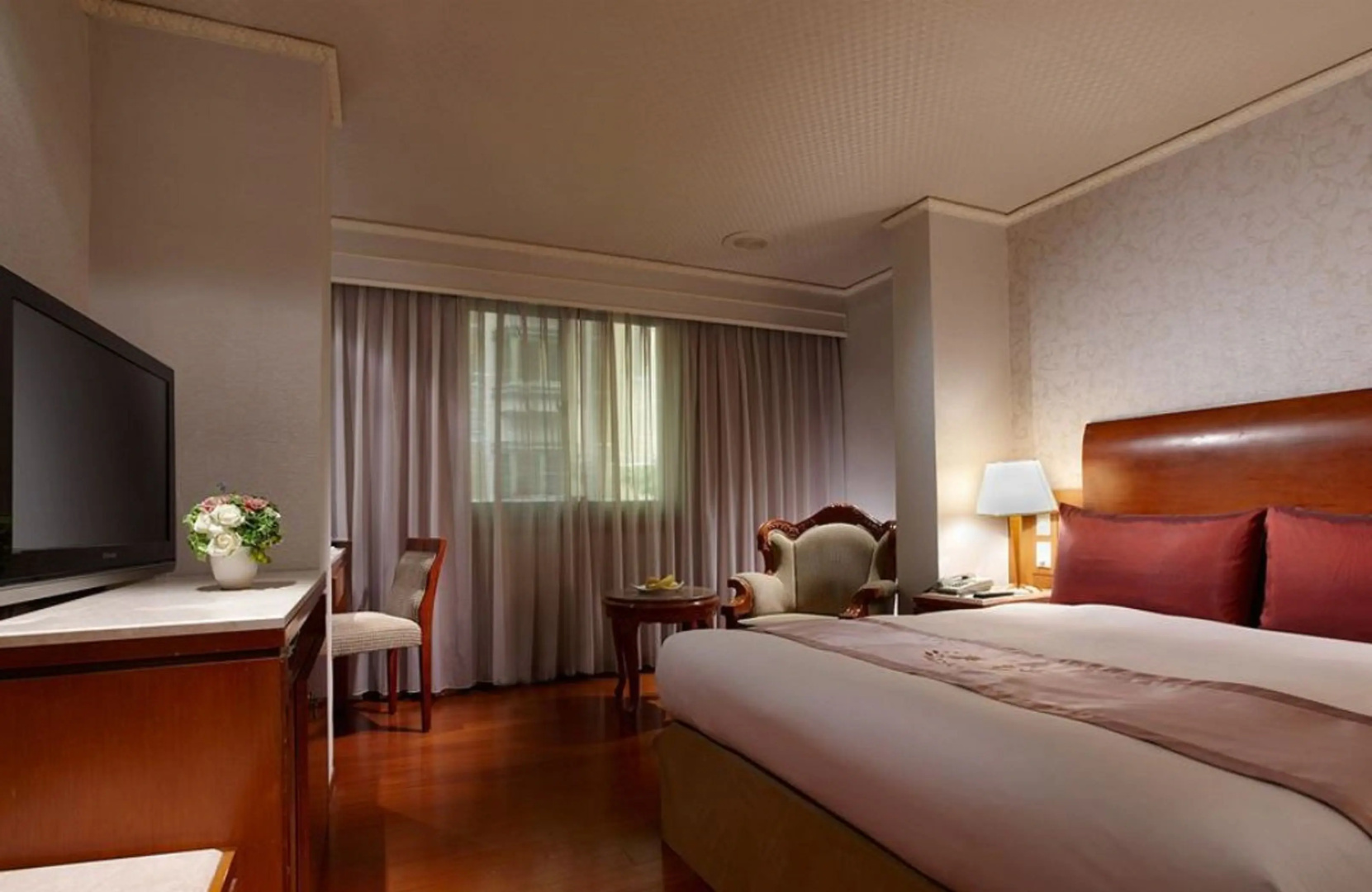 Photo - Erin Hotel