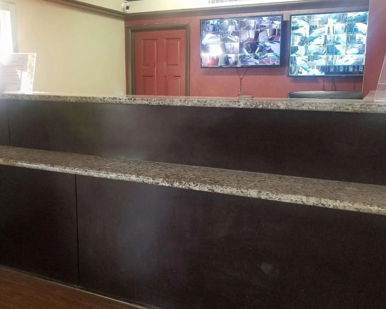 Photo - Red Roof Inn & Suites Houston- Hobby Airport