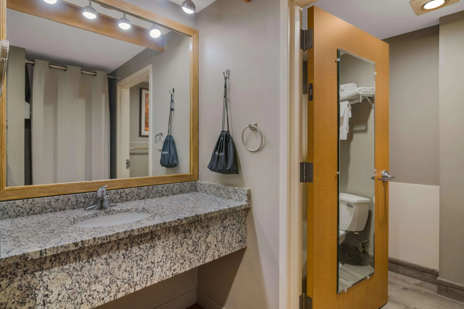 Photo - Best Western Plus Executive Court Inn & Conference Center